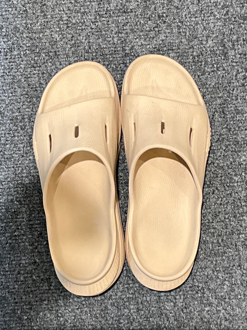 Men's or women’s  Lightweight Slip-On Hoka recovery slide 3 in Beige